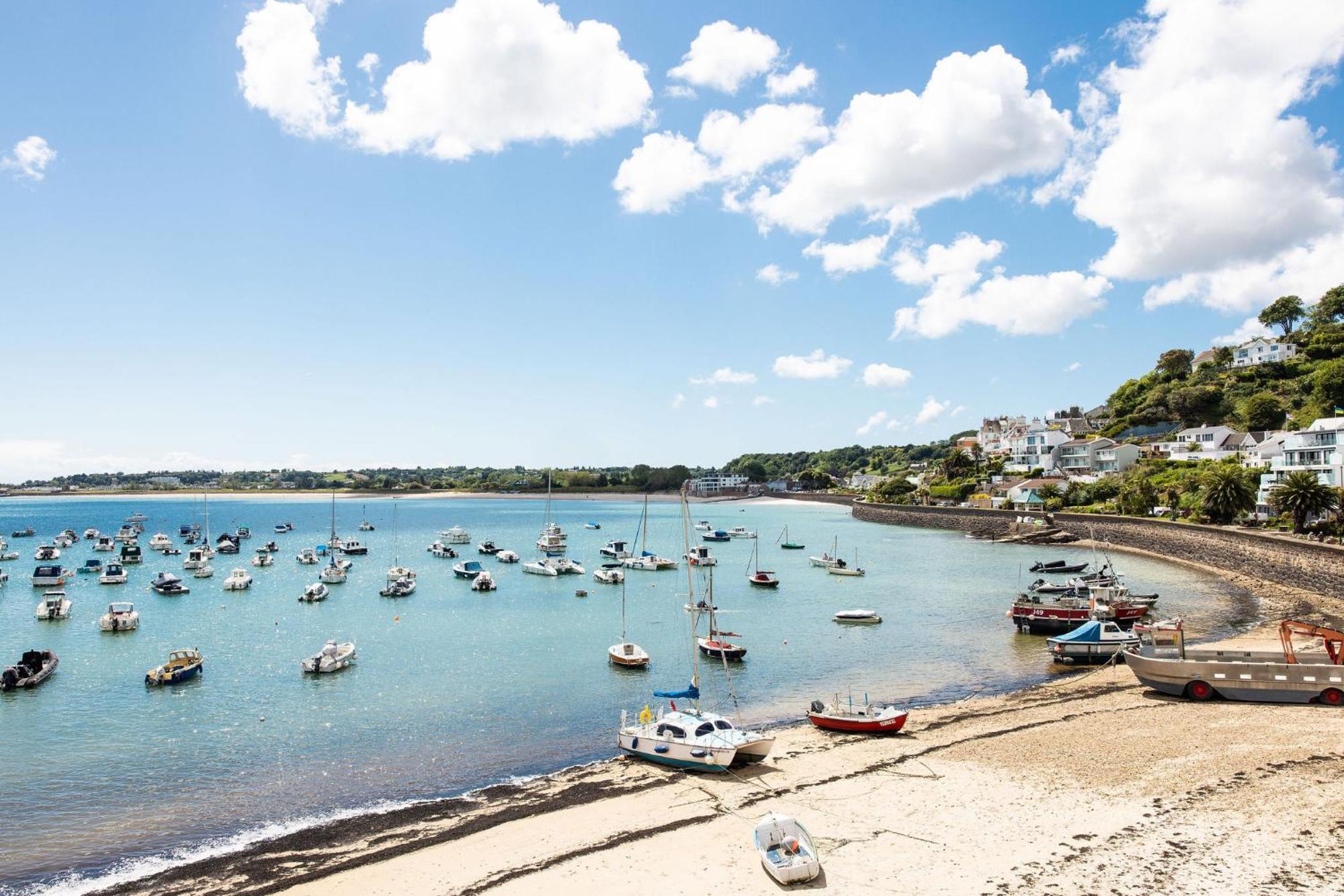 The Moorings Hotel & Restaurant Gorey Exterior photo